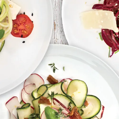 Spaghetti di zucchine con l'attrezzo giusto