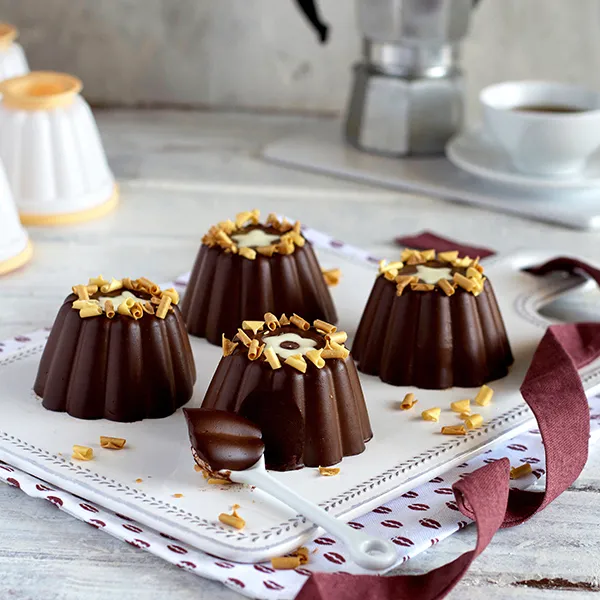 Budino fatto in casa al cioccolato e caffè